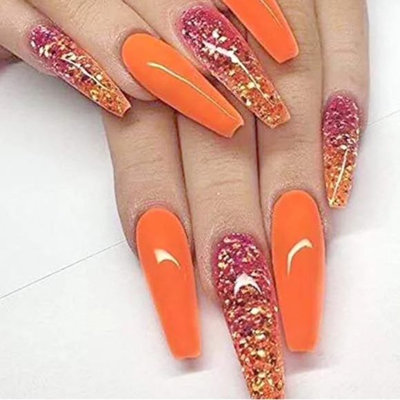 24 pcs press on nails (200) - Picture 1 of 7